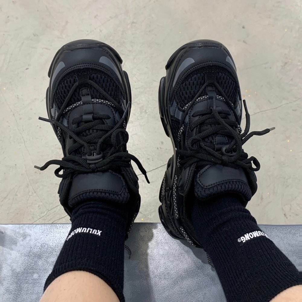 Hot sneakers of the season!